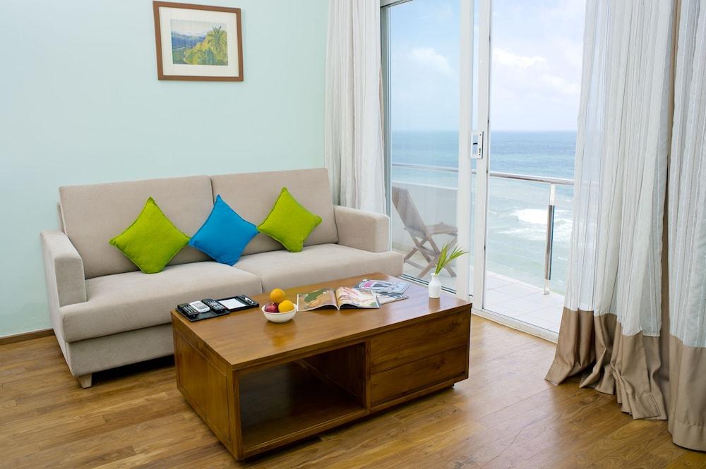 Ocean Edge Suites & Hotel Colombo Eksteriør billede