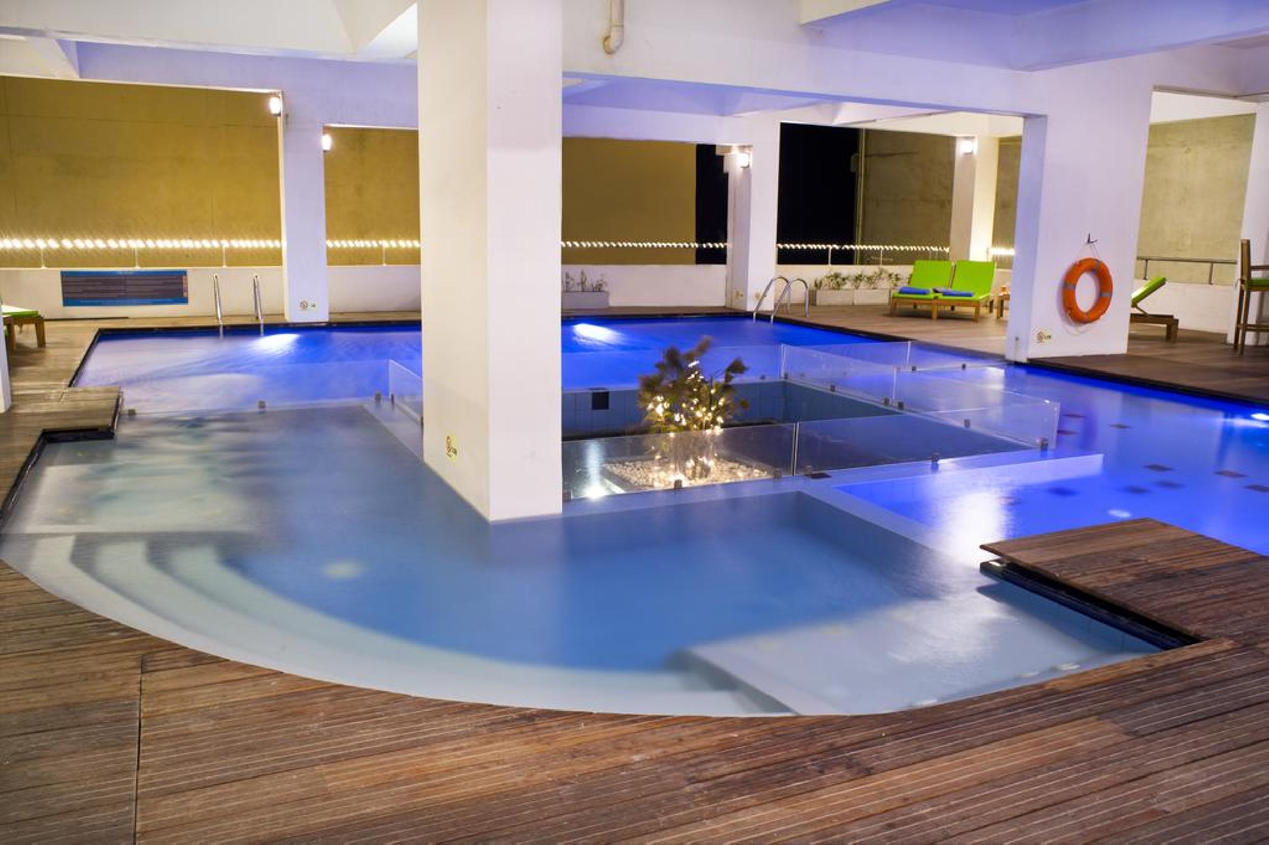 Ocean Edge Suites & Hotel Colombo Eksteriør billede